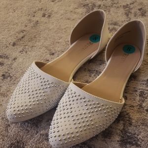 Restricted  Size 8 white flats